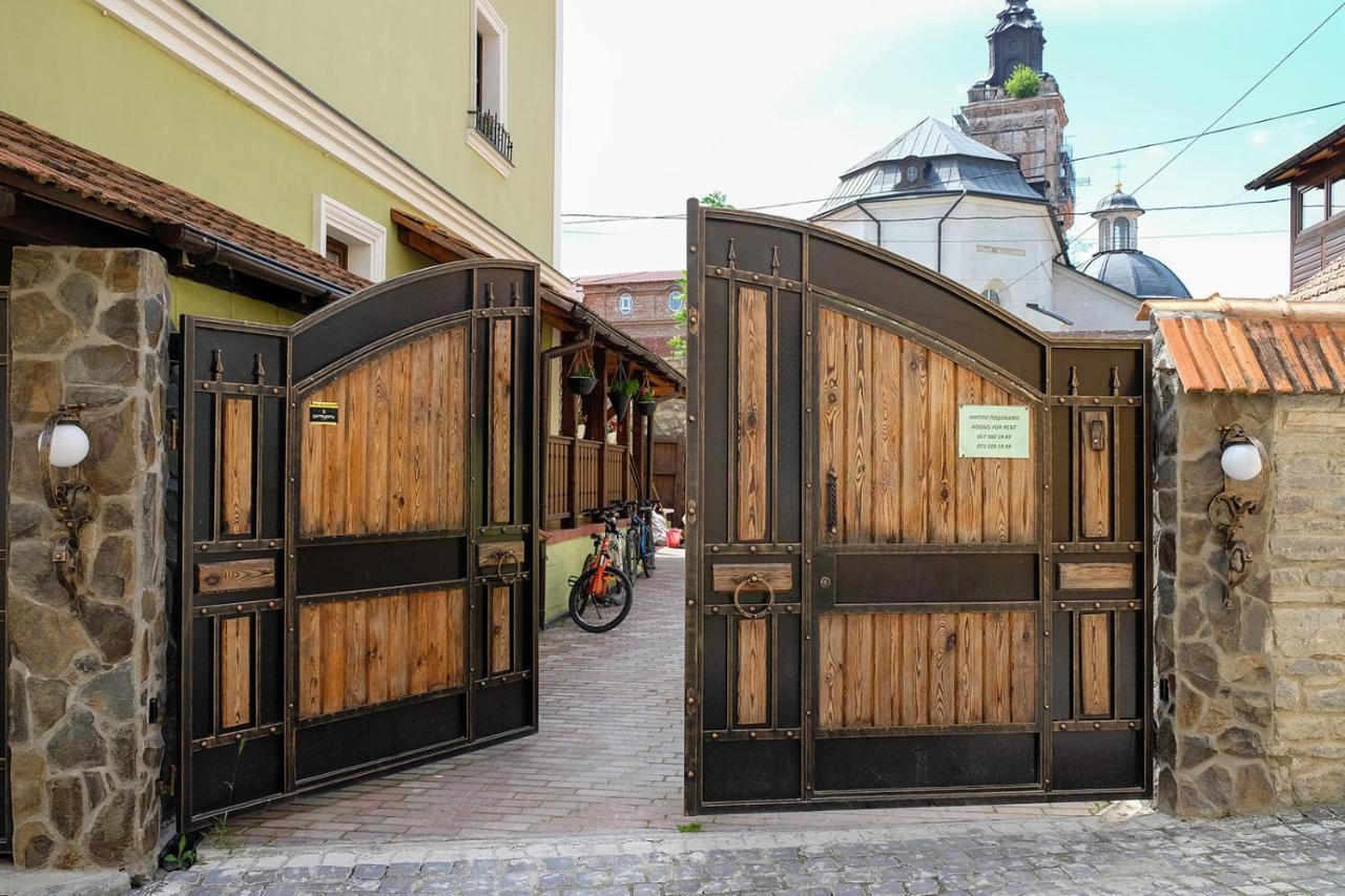 فندق Гостерія"Old Town" كاميانيتس - بوديلسكيي المظهر الخارجي الصورة